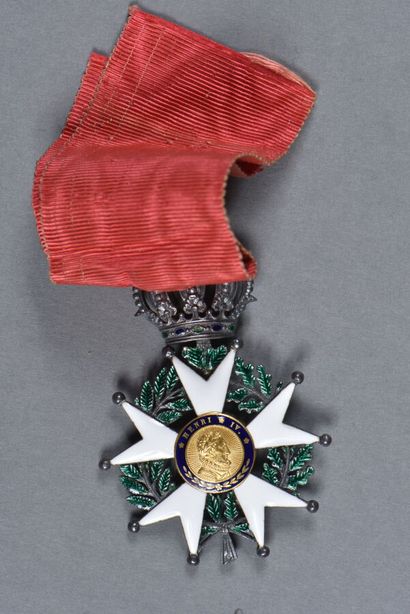 null ORDRE de la LEGION D'HONNEUR. MONARCHIE DE JUILLET. Croix de chevalier, argent...