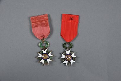 null ORDRE de la LEGION D'HONNEUR.

4°REPUBLIQUE. Croix de chevalier et d'officier,...