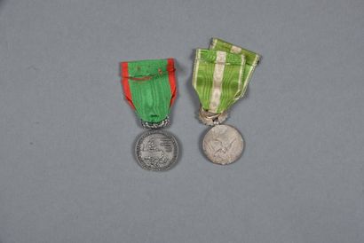 null FRANCE. Médaille du Maroc, médaille du BURNOUS DES Anciens Spahis, lot de 2...