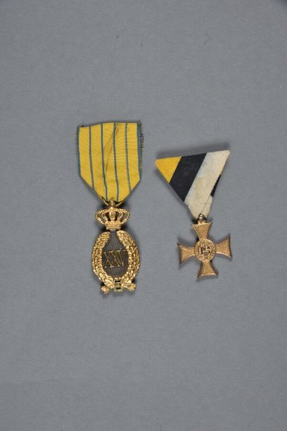 BULGARIE. Médaille et Croix, lot de 2.
