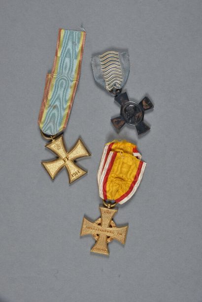  ALLEMAGNE/BAVIERE/LIPPE/MECKLEMBURG-SCWEREIN. 
Croix du Mérite de guerre, lot de...