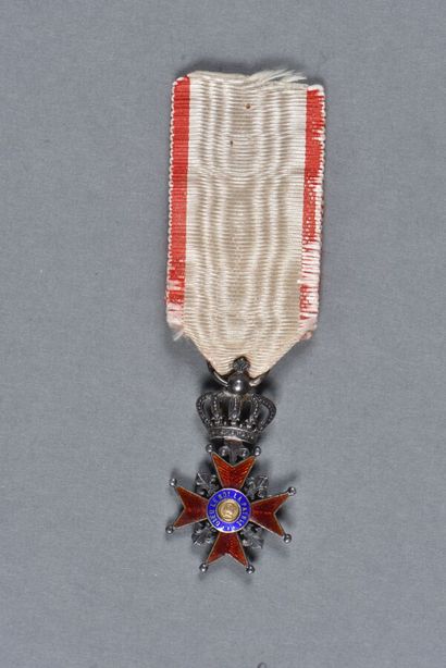 null Croix du SIEGE DE LYON (de 1793).1814. Croix argent et émail rouge sombre, avers...