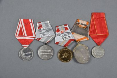 null RUSSIE IMPERIALE/URSS. Médaille de la Bravoure au profil du tsar, et 3 médailles...