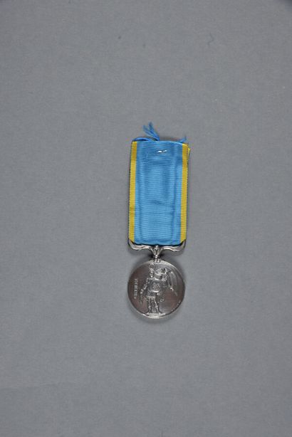 null ANGLETERRE/FRANCE. Médaille de CRIMEE.1854, par WYON, agrafes SEBASTOPOL.BALAKLAVA...