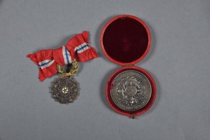 null ORDRE de la LEGION D'HONNEUR.

Médaille de la Société des Anciens Officiers...