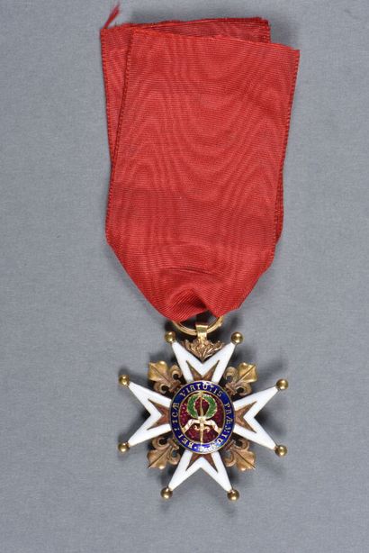 null Ordre militaire de SAINT LOUIS, croix de chevalier LOUIS XVI, centres ajourés...