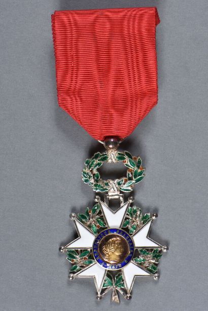 null ORDRE de la LEGION D'HONNEUR. 3°REPUBLIQUE. Croix de chevalier, modèle de bijouterie...