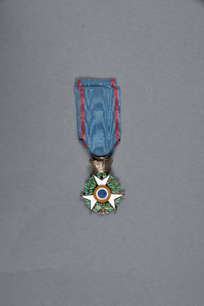 null CROIX de JUILLET.1830/1831. Croix ré-émailée ? , avers d'origine, revers refait,...