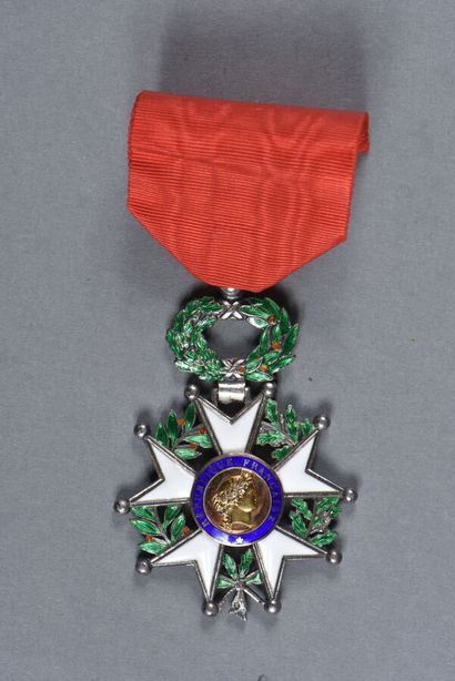 null ORDRE de la LEGION D'HONNEUR. 4°REPUBLIQUE. Croix de chevalier, modèle de luxe,...