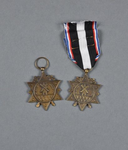 null FRANCE. Médailles de l'AISNE/CHEMIN des DAMES à agrafe AISNE 1939-1940, une...