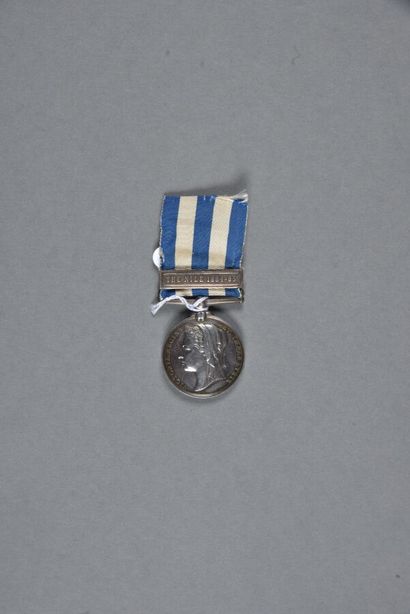  ANGLETERRE. Médaille de la campagne d'EGYPTE, agrafe THE NILE 1884-85, attribuée...