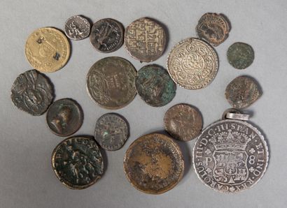 null Lot de monnaies antiques et modernes dont 9 monnaies romaines dont un faux,...