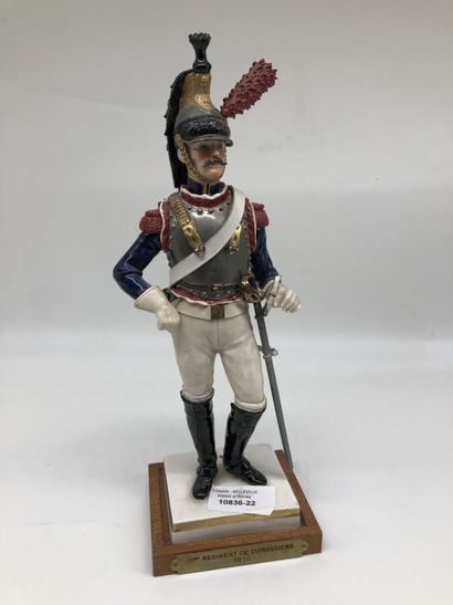 null Adrien Van Gerdinge (1921 - 2006)

Figurine en porcelaine représentant un cuirassier...