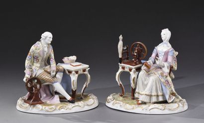 null * Jacob Petit. Deux groupes en porcelaines polychrome et or, signés J.P.

XIXème...