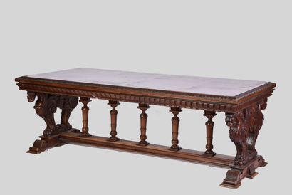 * Grande table dans le style de la Renaissance...