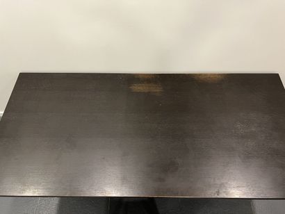 null Table "EM" de Jean Prouvé pour Vitra, chêne teinté foncé et piètement en métal...