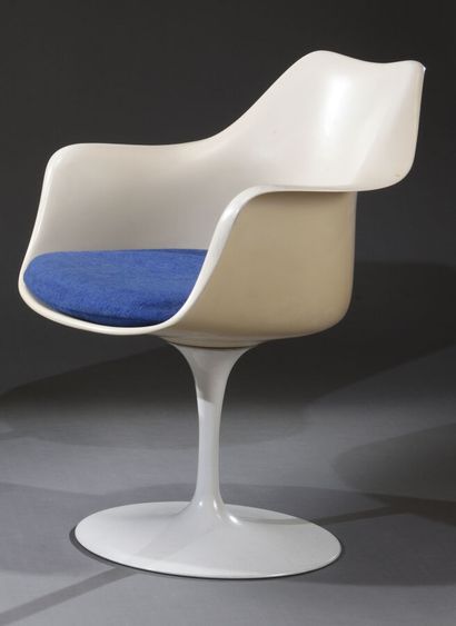 null Fauteuil Modèle 'Tulipe' de Eero Saarinen édition Knoll, assise pivotante avec...