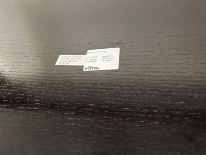 null Table "EM" de Jean Prouvé pour Vitra, chêne teinté foncé et piètement en métal...