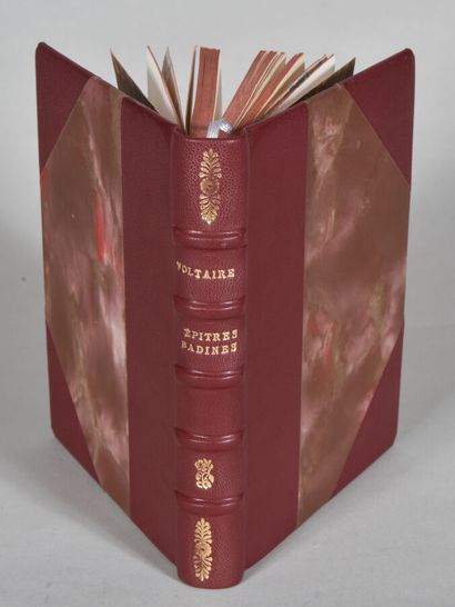 null VOLTAIRE. ÉPITRES BADINES. PARIS, ÉDITIONS D'ART BOUTITIE, 1921. Un volume,...