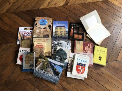 null Lot de livres sur la ville de Lyon. 

"Lyon conté par les médailles, Morand...