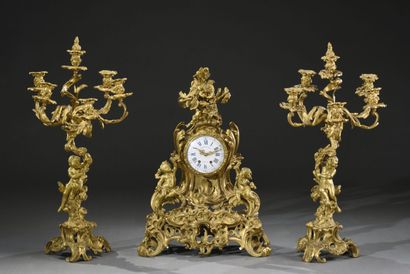 null Important mantelpiece in the rocaille style in gilt bronze decorated with foliage...