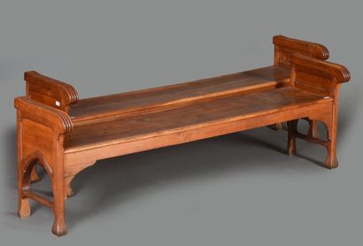 null Pair of oak benches in the gothic style, molded oak, ogival sides. 

Around...