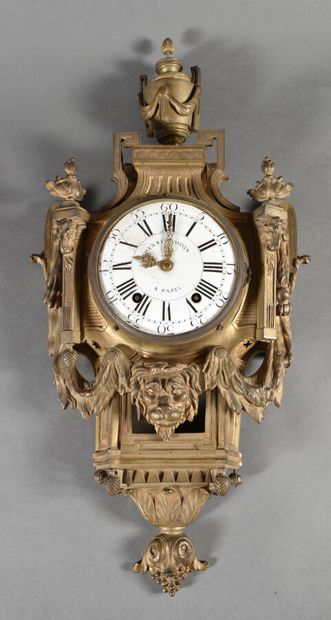 null Antoine-Henri Voisin (? - 1781) 

Reçu Maître horloger en 1755. 

Grand cartel...