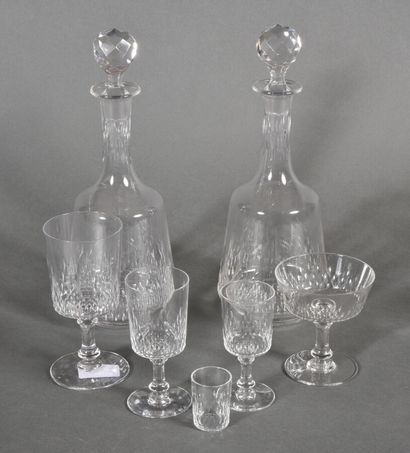 null BACCARAT, partie de service modèle Champigny en cristal taillé composé de 21...