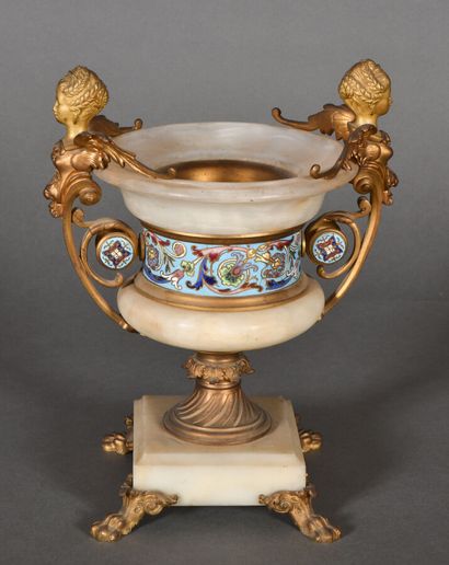 null Alabaster cup of Medici form decorated with polychrome enamels, handles, shafts...