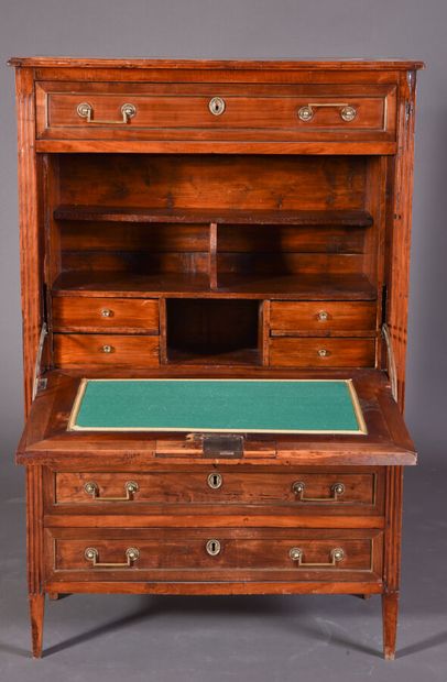 null Straight secretary in natural wood, trimmed with brass quarter-round, opens...