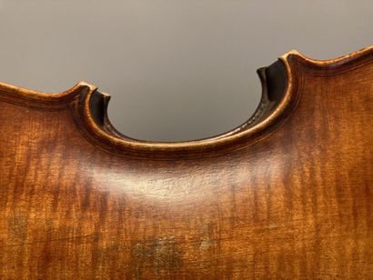 null Violon français 4/4 portant une étiquette apocryphe de Ève luthier rue Culture...