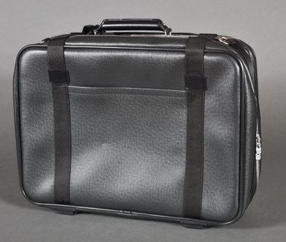 null LOUIS VUITTON. Satellite suitcase in black Taïga leather, black leather handle,...