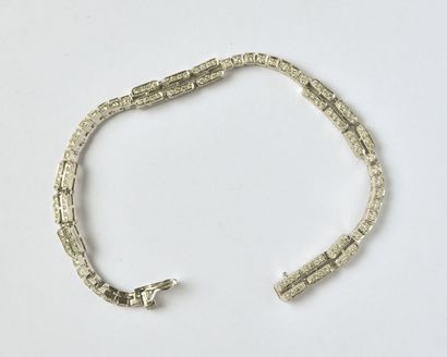 Bracelet ligne en or gris 18K (750/oo) à...