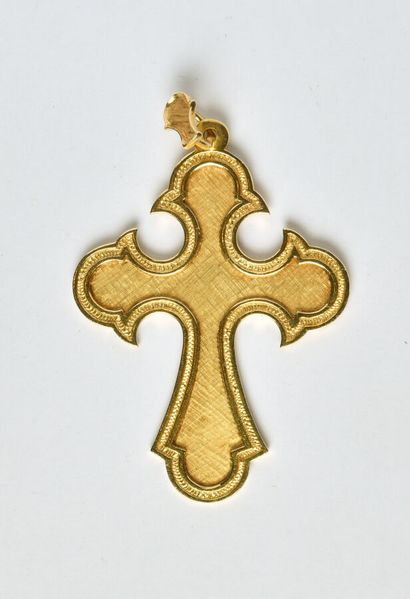 null Pendant "Cross" in 18K yellow gold (750/oo) smooth, satin and chased. Dimensions...