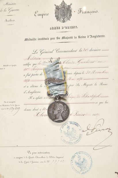 null FRANCE. ANGLETERRE, médaille de CRIMEE 1854/1855, agrafe SEBASTOPOL, argent,...