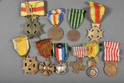 null France. Médailles des OEuvres des Militaires (dont le commandeur), et divers...