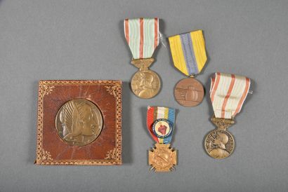 null France. Médailles des combats de la MARNE (2), de la SOMME(1), de l'AUBE(1),...