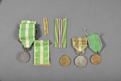 null France. Médailles du MAROC 1909 (2), médailles " aux Poilus du Maroc " (2) et...