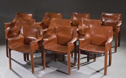  Suite de 10 fauteuils en cuir de Mario Bellini pour Cassina modèle Cab 413 de couleur...