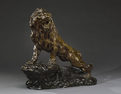  Thomas-François CARTIER (1879 - 1943) 
" Lion rugissant ". Épreuve en bronze à patine...