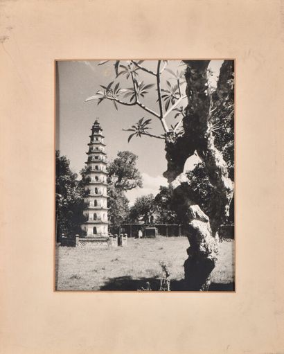 null École moderne (milieu du XXème siècle).

Vietnam.

Un ensemble de quatre photographies...