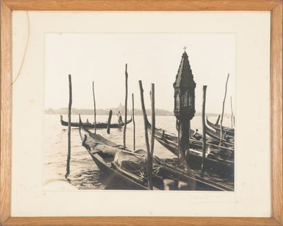  Théodore BLANC (1891-1985) & Antoine DEMILLY (1892-1964). 
Gondoles à Venise. 
Tirage...
