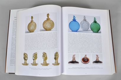  L'Art de René Lalique flacons et boites à poudre. 
Christie Mayer Lefkowith, édition...