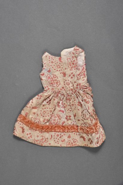 Sleeveless dress made of old pink damask...