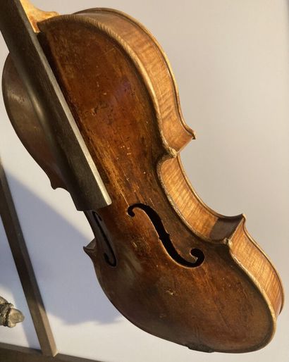 null Intéressant violon anonyme de l'école italienne du 18ème siècle 

Eclisses plus...