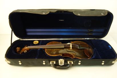 null French violin of the 19th century, bearing a label of LUPOT, various restorations...