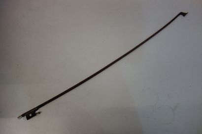 Violin bow in bee wood signed TOURTE. 
Without...