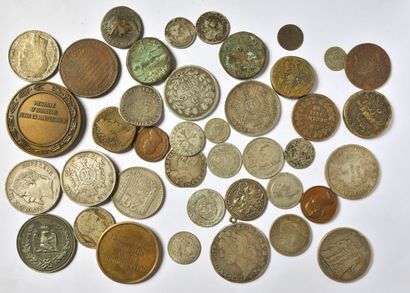  DIVERS. LOT de 40 monnaies et medailles de ROME au 20 eme siecle dont 17 pieces...