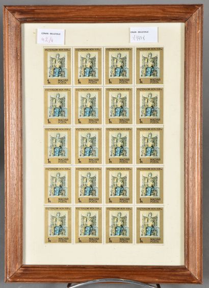 null Quatre cadres avec une planche de timbres de MACAO, RUSSIE & HONGRIE. Cote des...