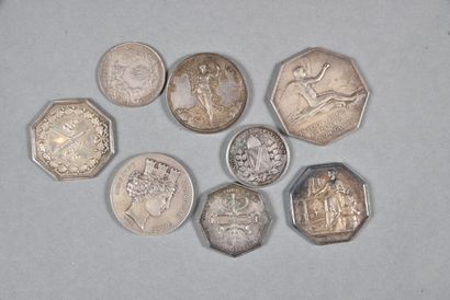 null TOKENS. LOT of 8 tokens : 7 tokens of the XIX th and 1 token of 1755 of Lyon,...